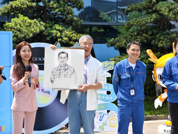 这场展演，职工变舞台“C位”